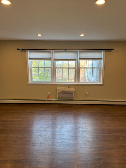 Building Photo - 139 Ridge Rd
