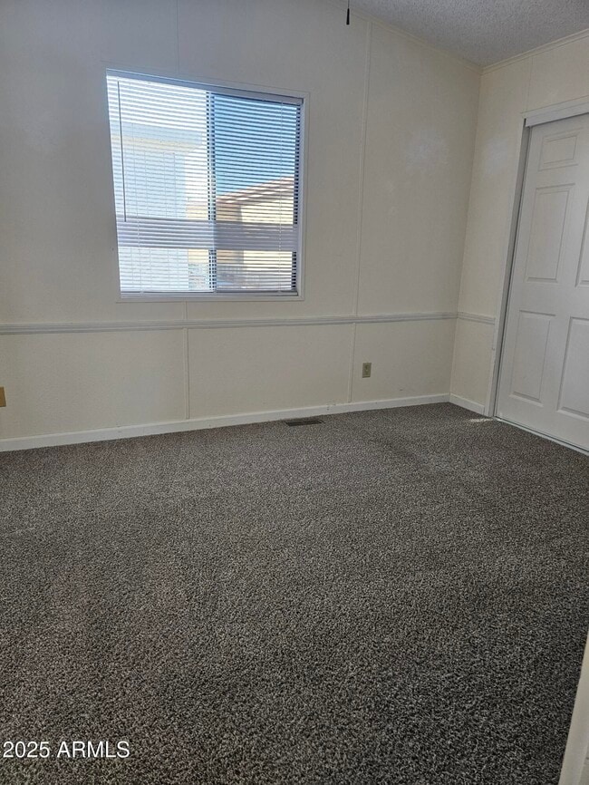 Building Photo - 6162 S Pinehurst Dr