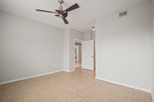 Building Photo - Stunning 2-bedroom, 2-bathroom, Gated comm...