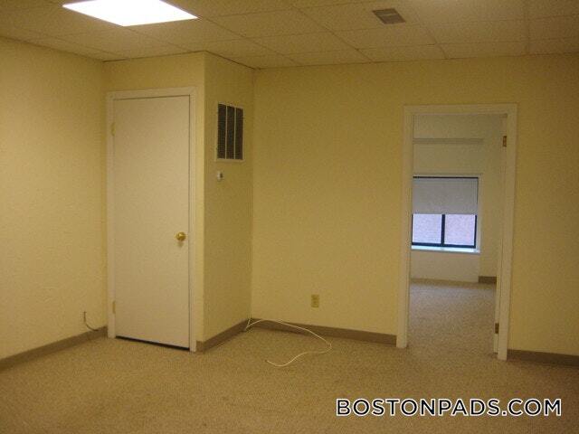 Building Photo - 62 Boylston St