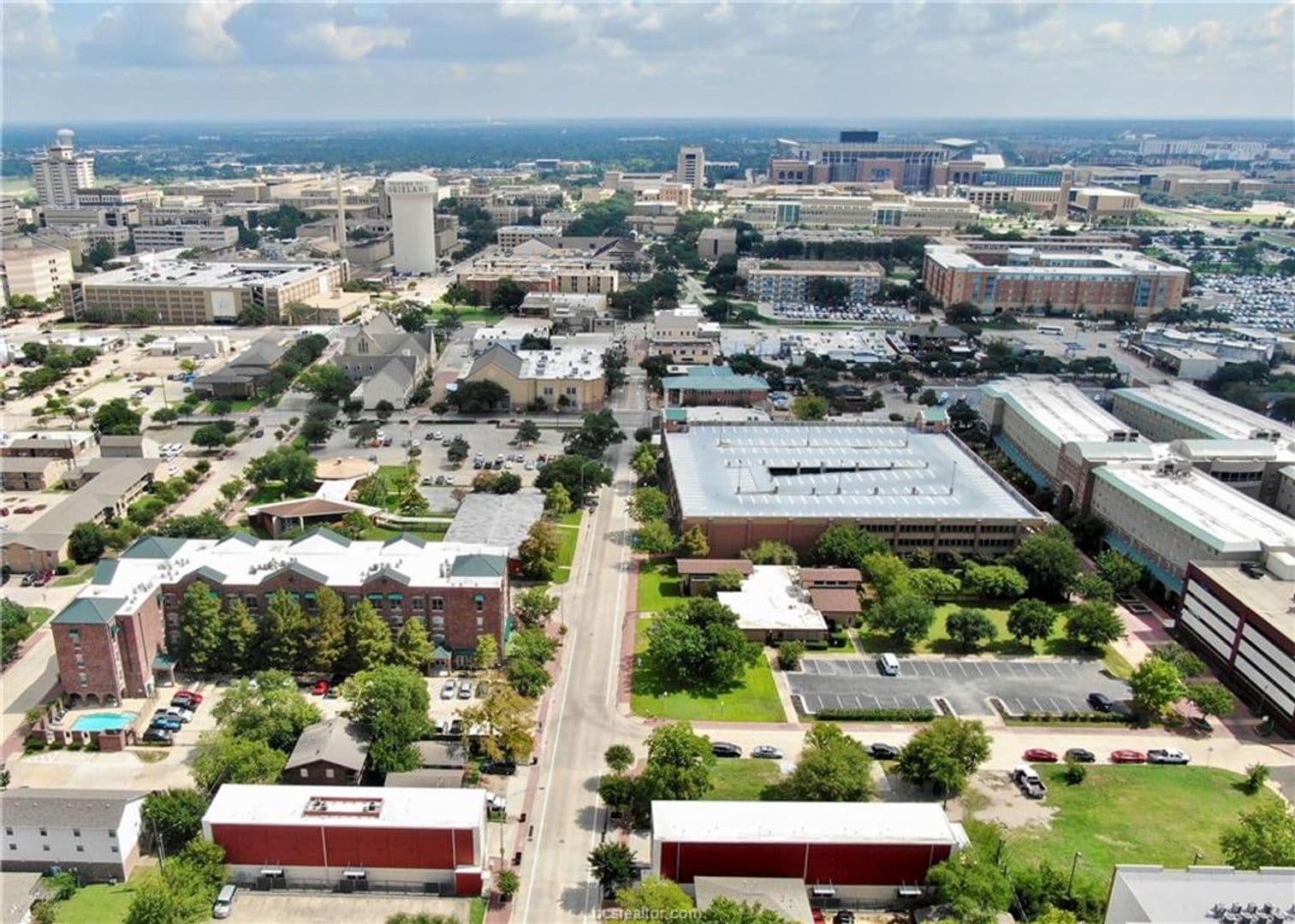 Building Photo - 1 Bed, 1.5 Bath Apartment on Northgate! Minutes from TAMU