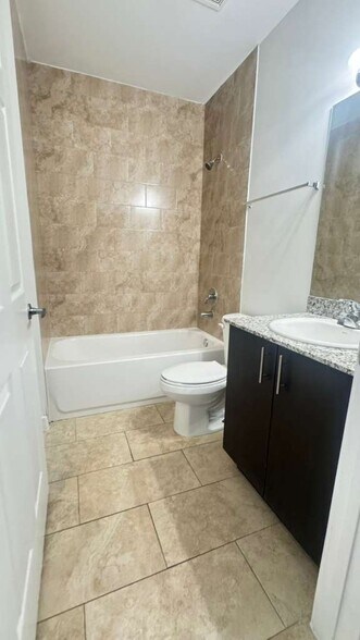 Building Photo - 420 W 77th St