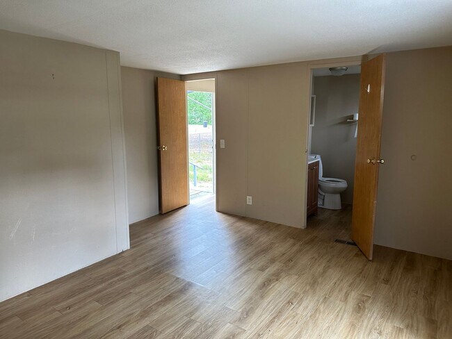 Building Photo - 7805 W Fern Pl