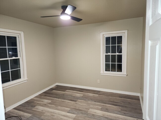 Building Photo - 3321 N Holman Ct