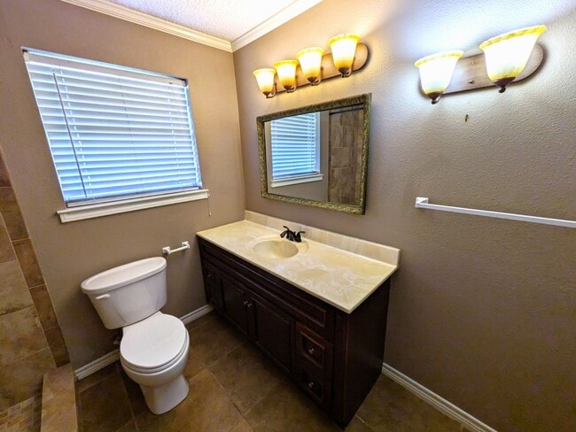 Building Photo - 2430 Granger Dr