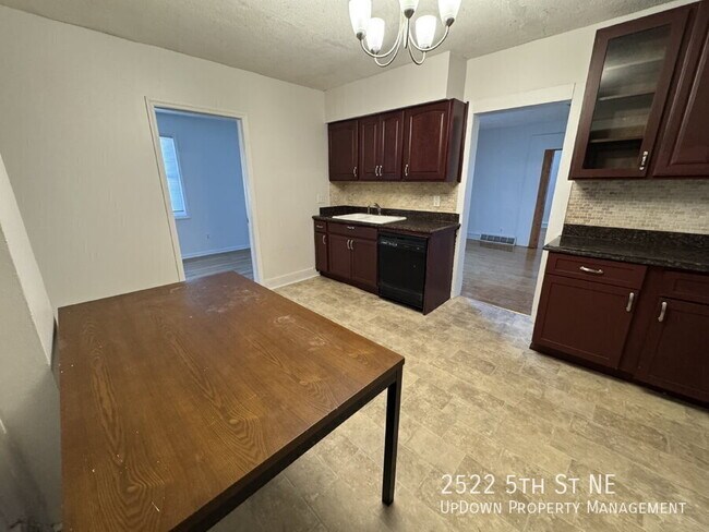 Building Photo - 2522 5th St NE