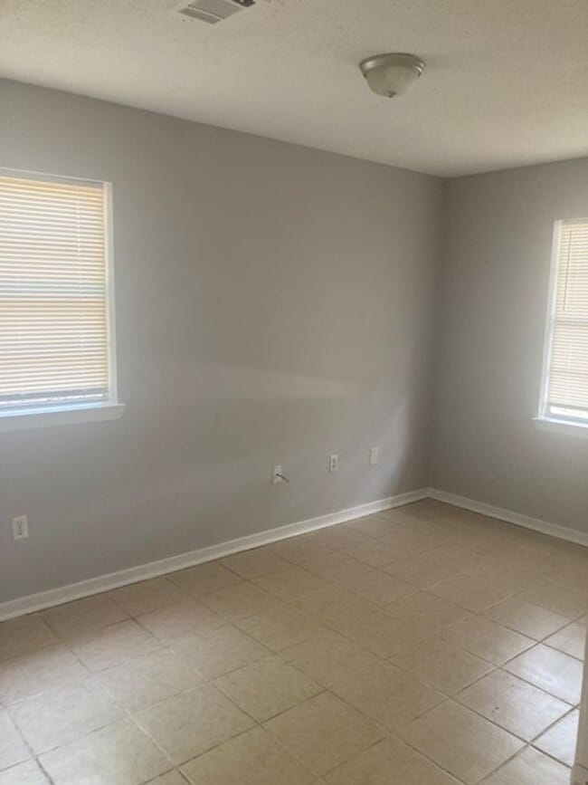 Building Photo - Gulfport 3 Bedroom
