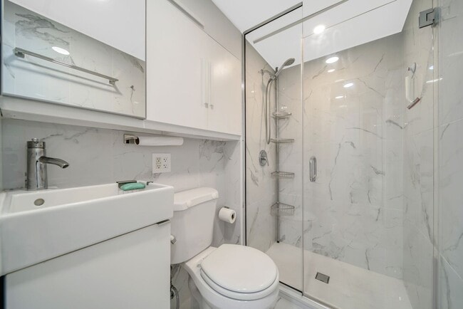 Building Photo - LOFTED STUDIO FOR RENT $2,025 /mo