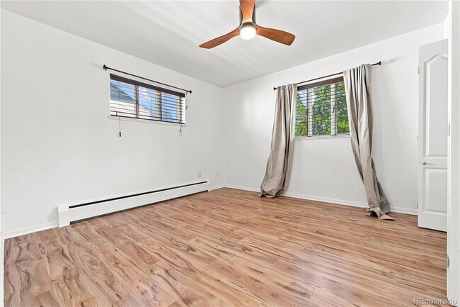 Building Photo - 1631 Xanthia St