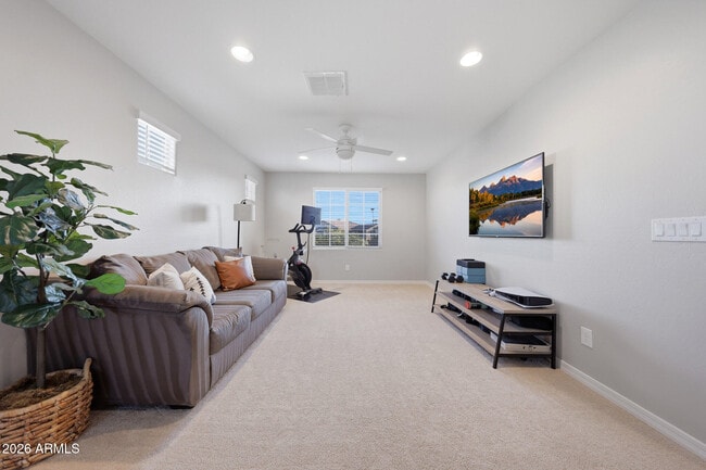 Building Photo - 905 S Canal Dr