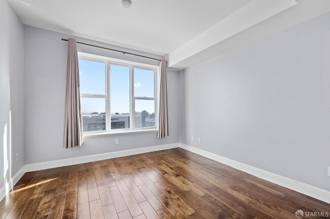 Building Photo - 2210 Gellert Blvd