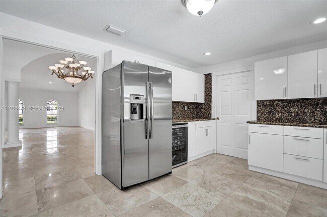 Building Photo - 13015 Biscayne Island Terrace