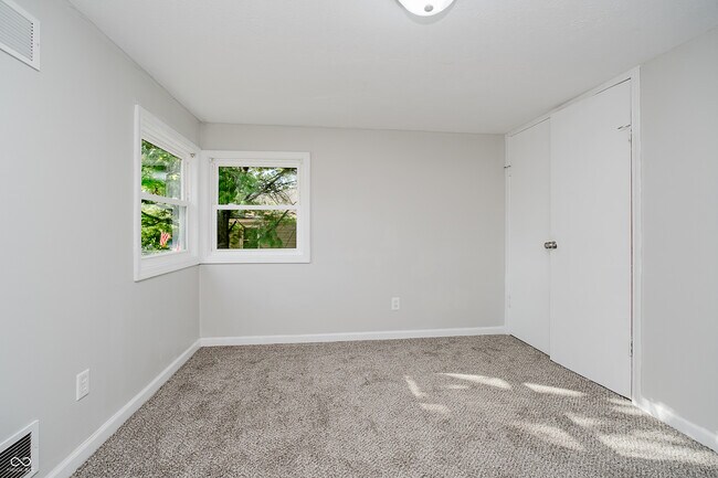 Building Photo - 324 N Tennessee St