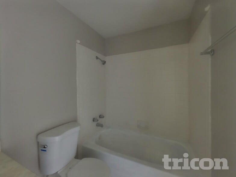 Building Photo - 2572 Wabash Cir