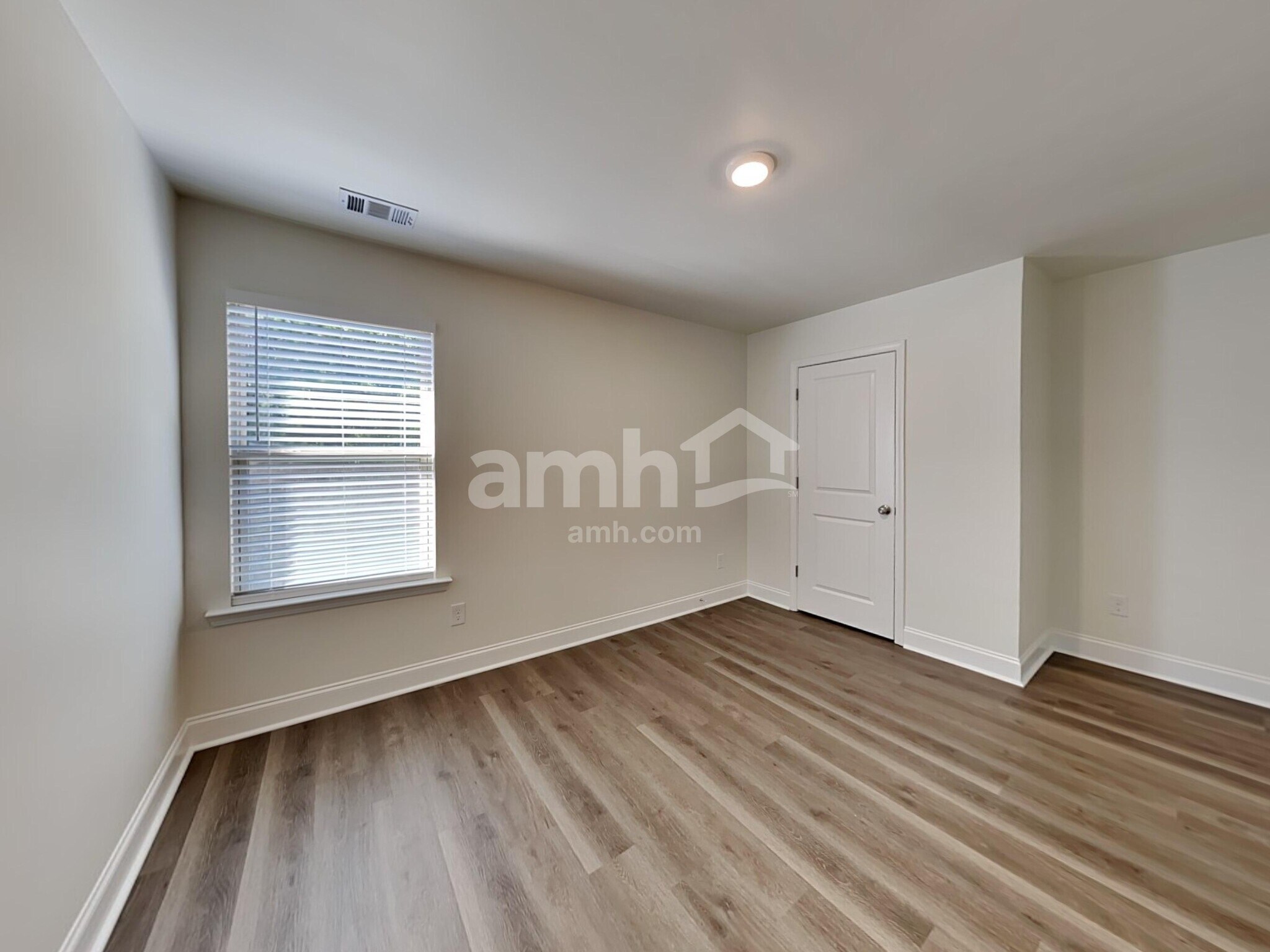 Building Photo - 2444 Beal St