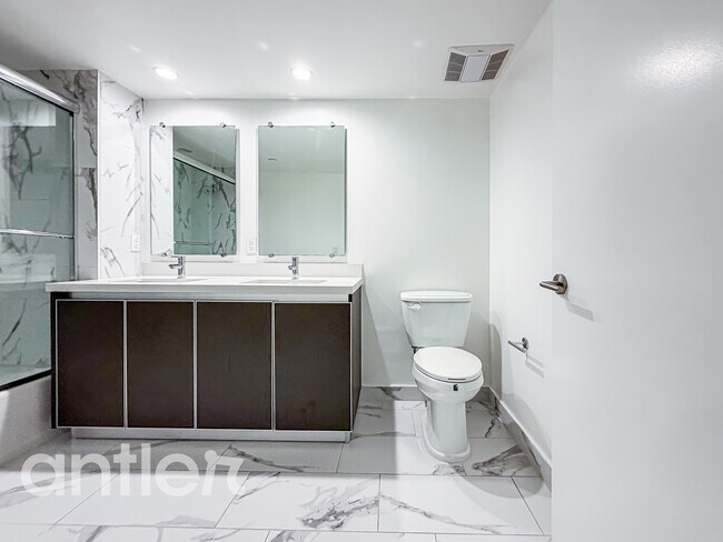 Building Photo - 1538 Purdue Ave