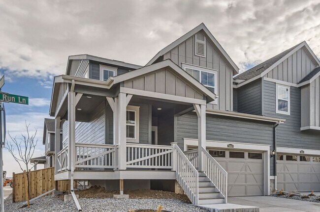 Building Photo - Luxurious 3bd 2.5 paired home in Dove Village!