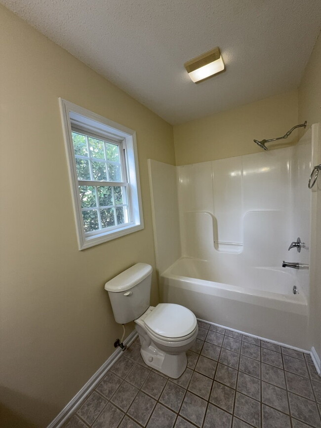 Building Photo - Three Bedroom Two and Half Full Bathroom R...