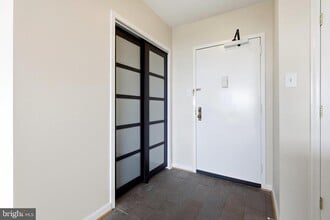 Building Photo - 3705 S George Mason Dr