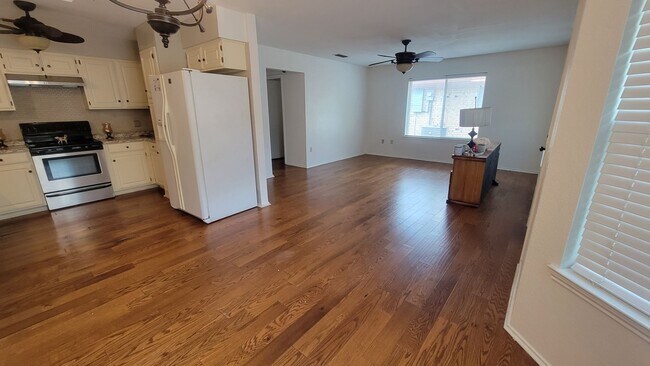Building Photo - Convenient in Keene
