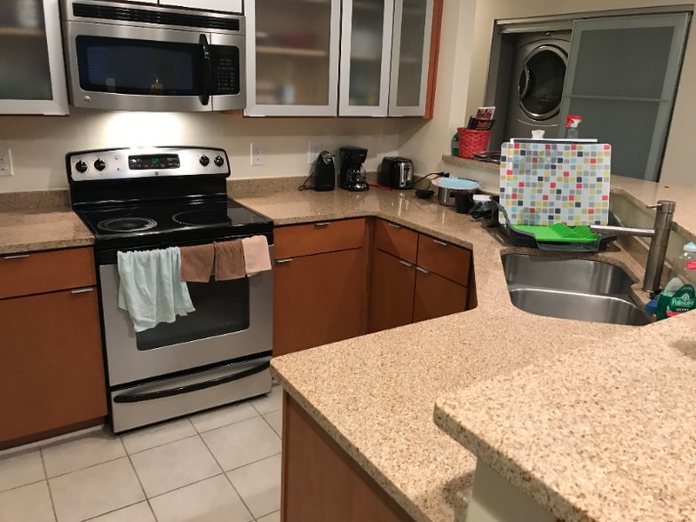 Building Photo - 521 N Graham St