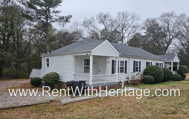 Building Photo - 8657 Campbellton St