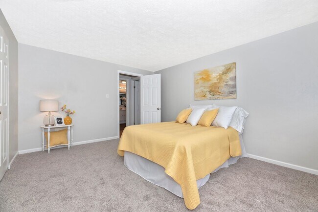 Building Photo - Condo Close to Downtown Frederick