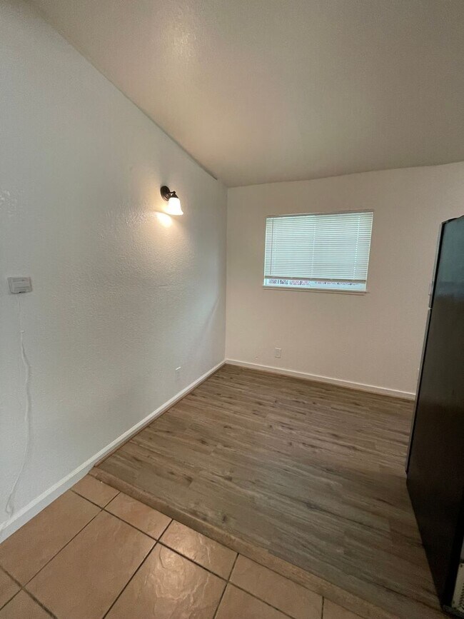 Building Photo - 1720-1722 10th St