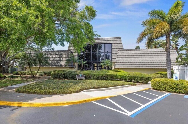 Building Photo - 14130 Rosemary Ln