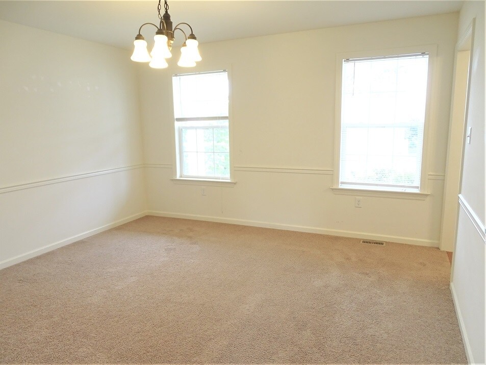 Building Photo - 641 Hamaker Rd