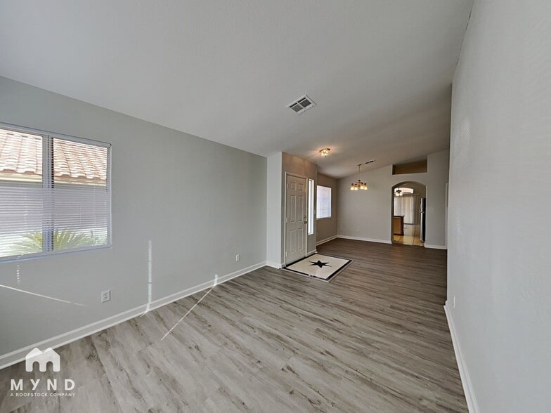 Building Photo - 6602 Elk Creek Ln