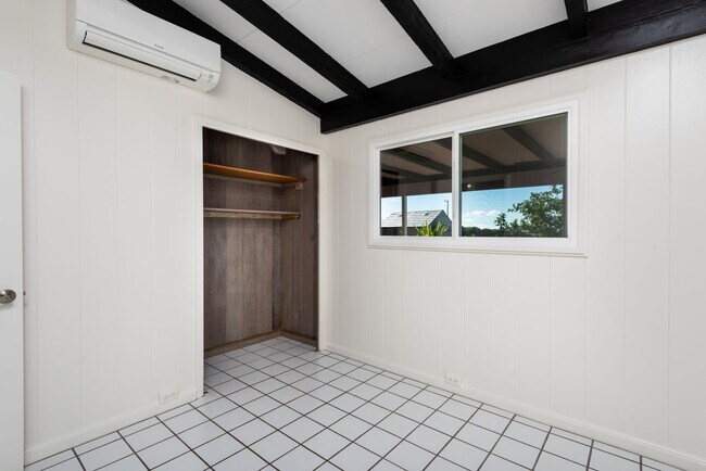 Building Photo - 98-1233 Neki Street