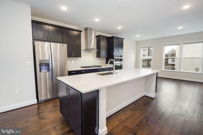 Building Photo - 2056 Alder Ln