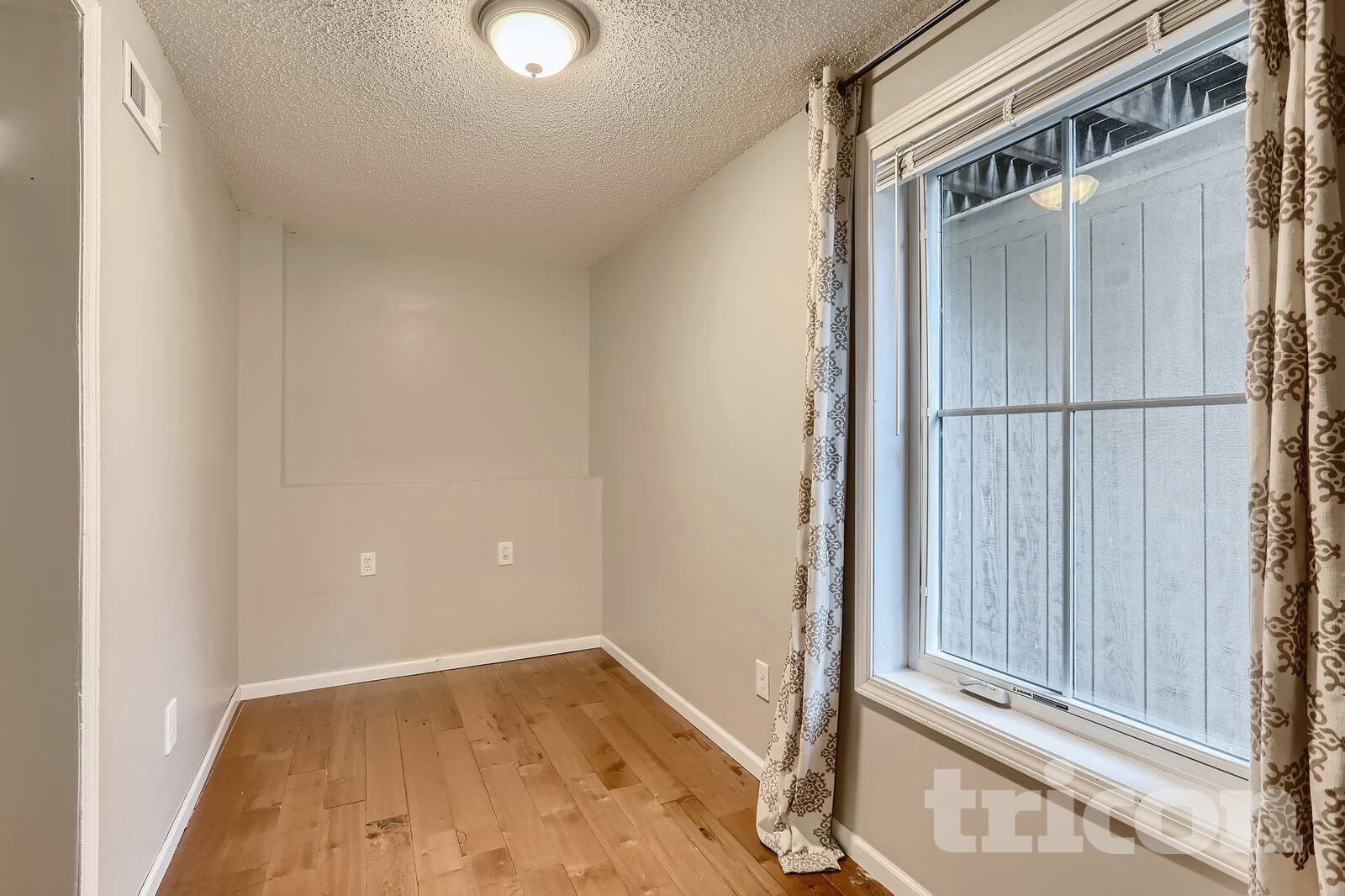 Building Photo - 7850 Park Ave NE