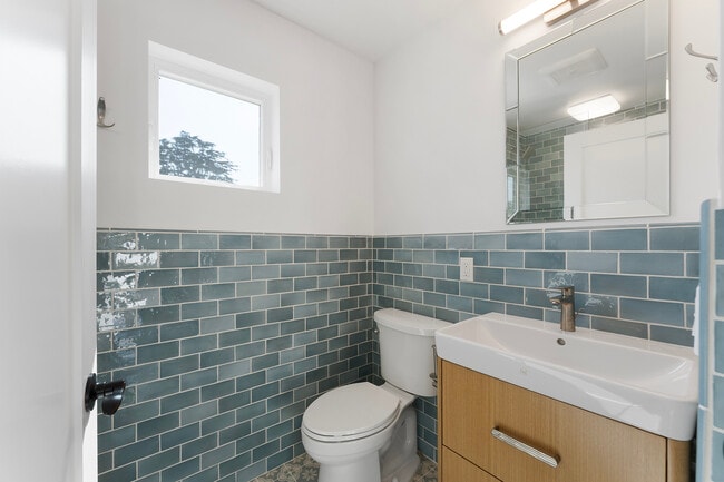 Building Photo - 1765 N Crescent Heights Blvd