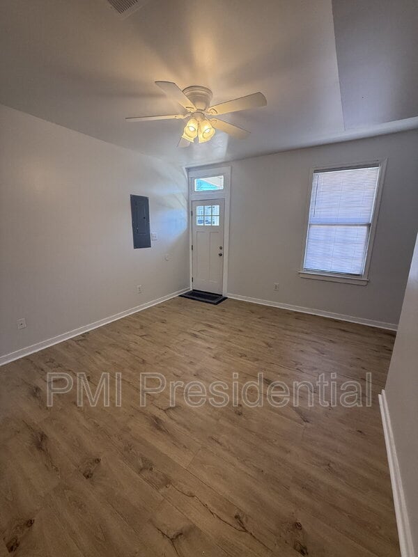 Building Photo - 1310 N 34th St