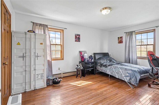 Building Photo - 199 Academy St