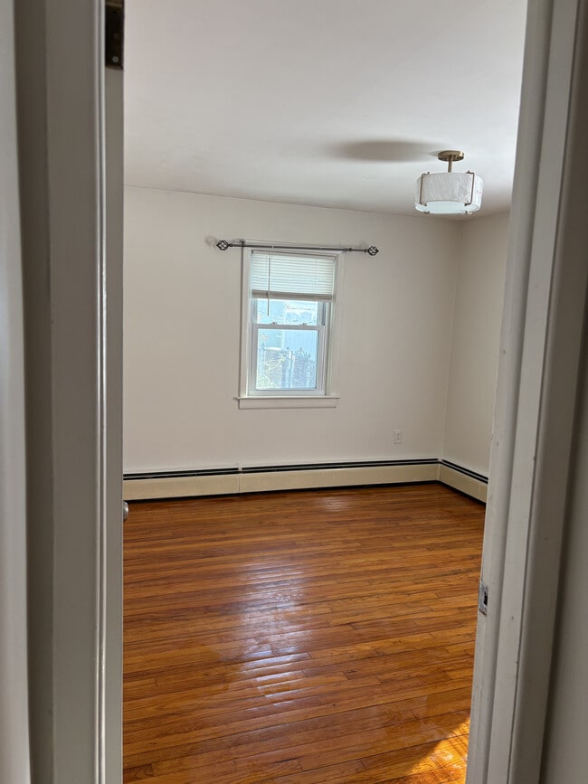 Building Photo - 32 Maiden Ln