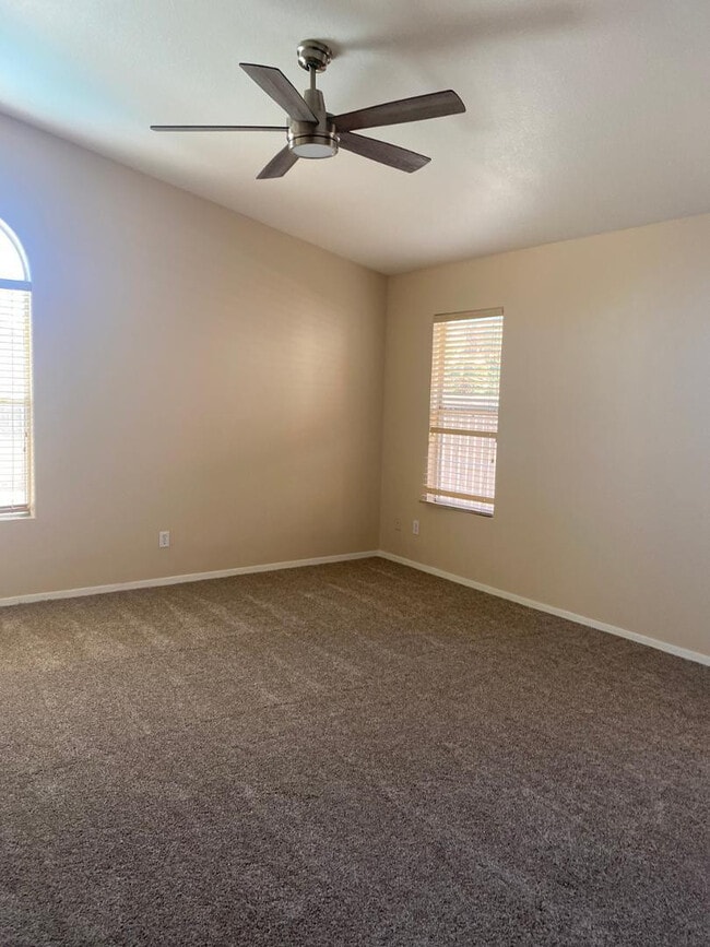 Building Photo - 1277 W Myrna Ln