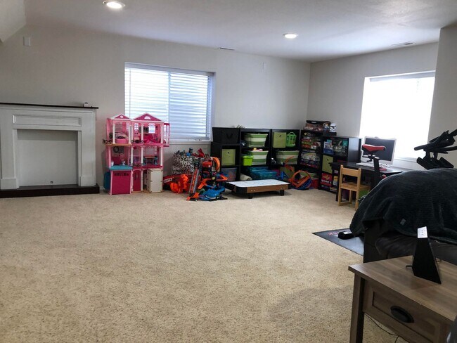 Building Photo - Beautiful renovated 4 Bedroom Rancher in D-12 with Cheyenne Mtn. Views, close to Ft. Carson!