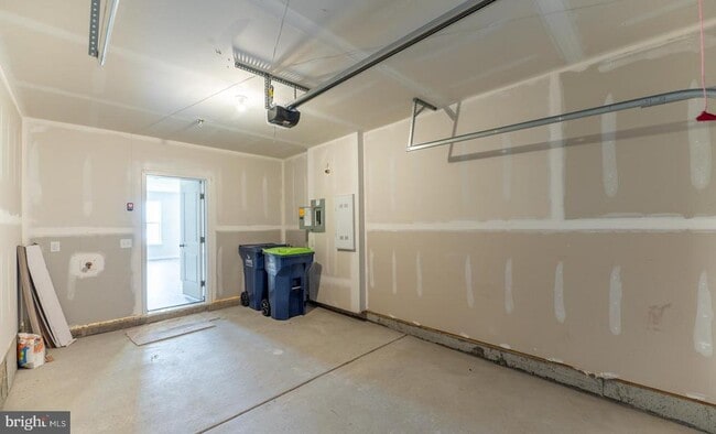 Building Photo - 713 Platinum Dr