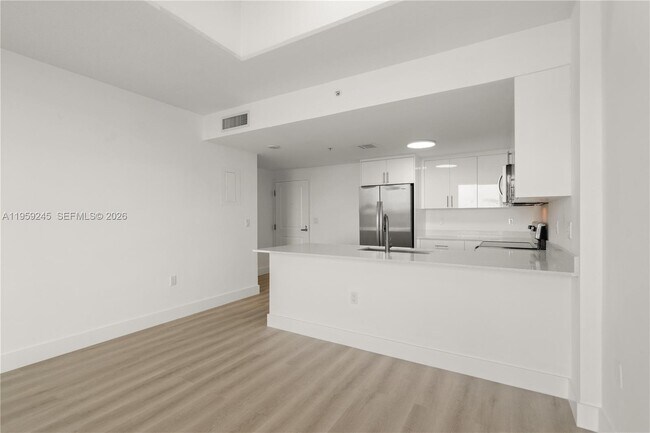 Building Photo - 1250 S Miami Ave