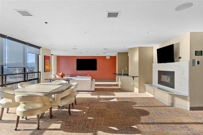 Building Photo - 1625 Larimer St