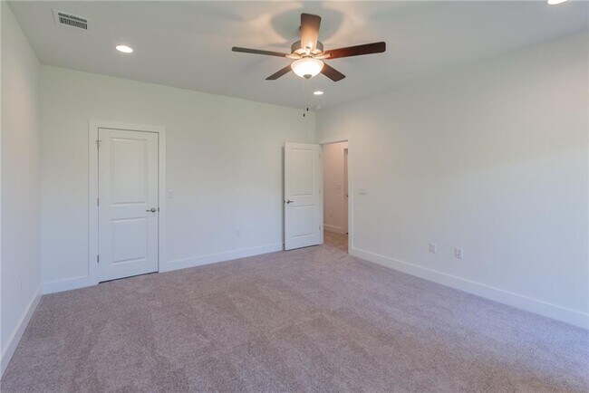 Building Photo - 1617 Woodwind Ln