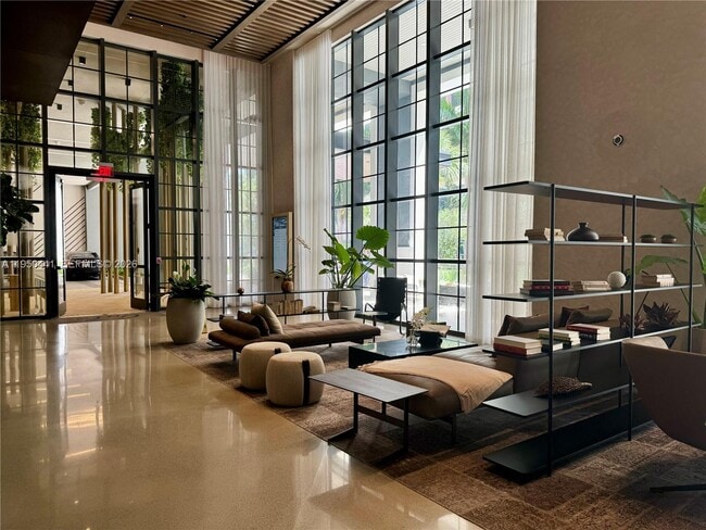 Building Photo - 159 NE 6th St