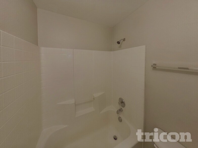 Building Photo - 521 Sandy Ln