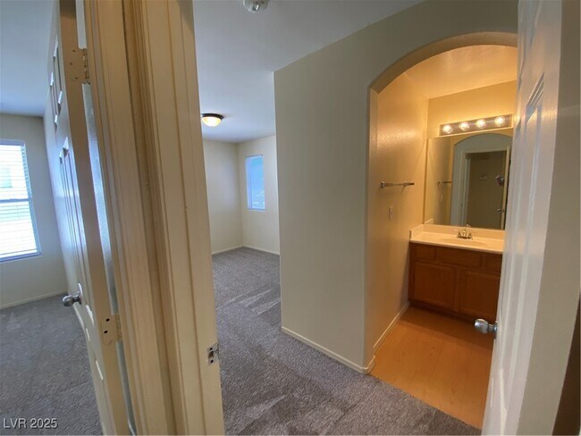 Building Photo - 3945 Bayamon St