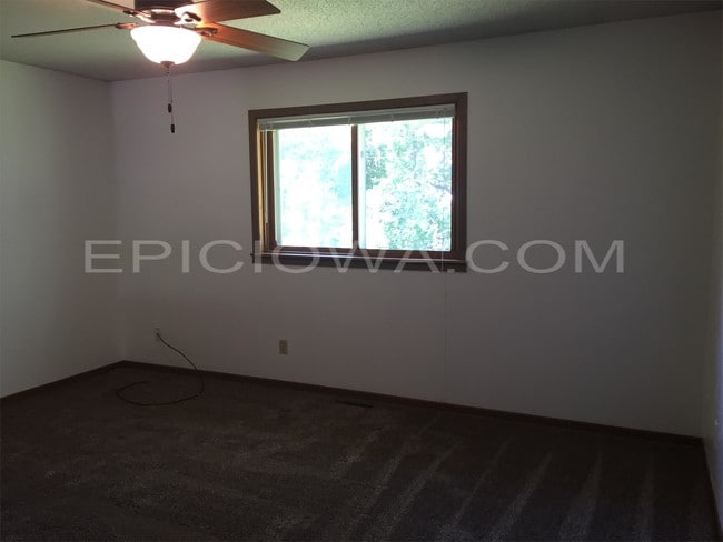 Building Photo - 1320 Daleview Dr