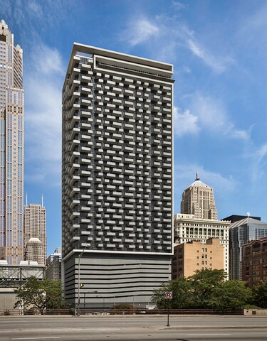 Primary Photo - 235 W Van Buren St