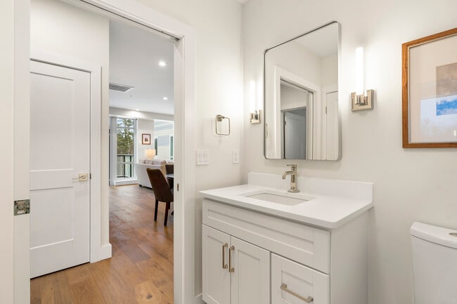 Building Photo - 1 US-1